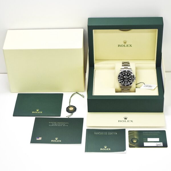 Rolex Submariner Stainless Steel Black Dial 124060