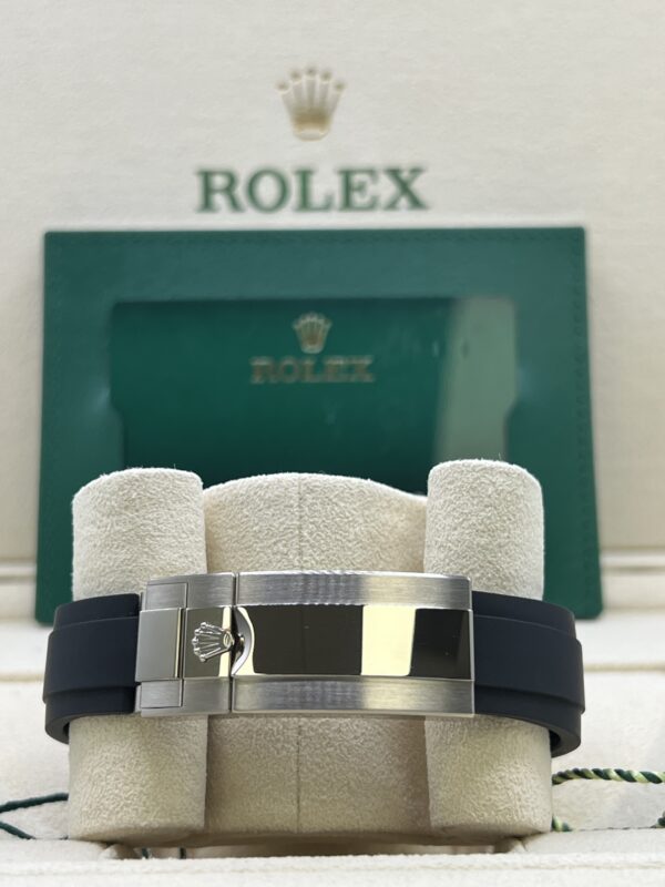 Rolex Daytona Cosmograph White Gold MOP Diamond Dial 126589RBR