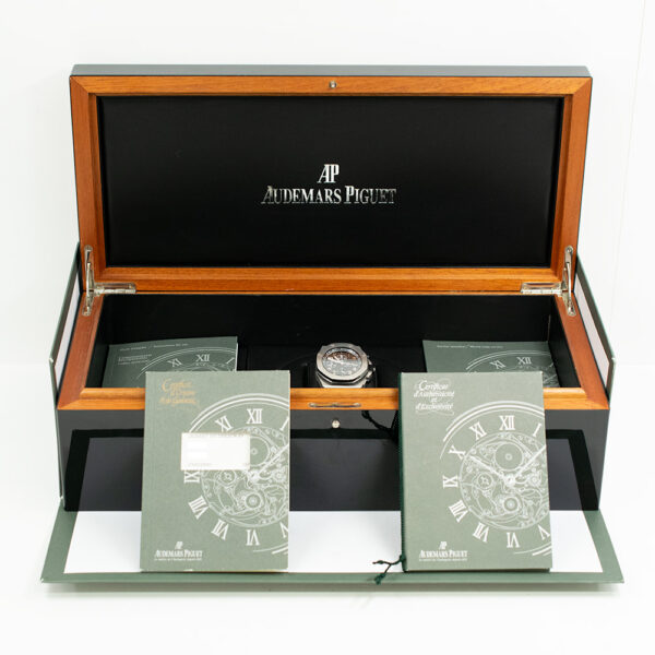 Audemars Piguet Royal Oak Black Dial 26055ST.OO.D002CR.01 Bracelet