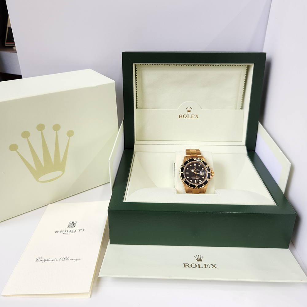 コールド・レイキャビック Rolex Submariner Date Yellow Gold Black Dial 16618